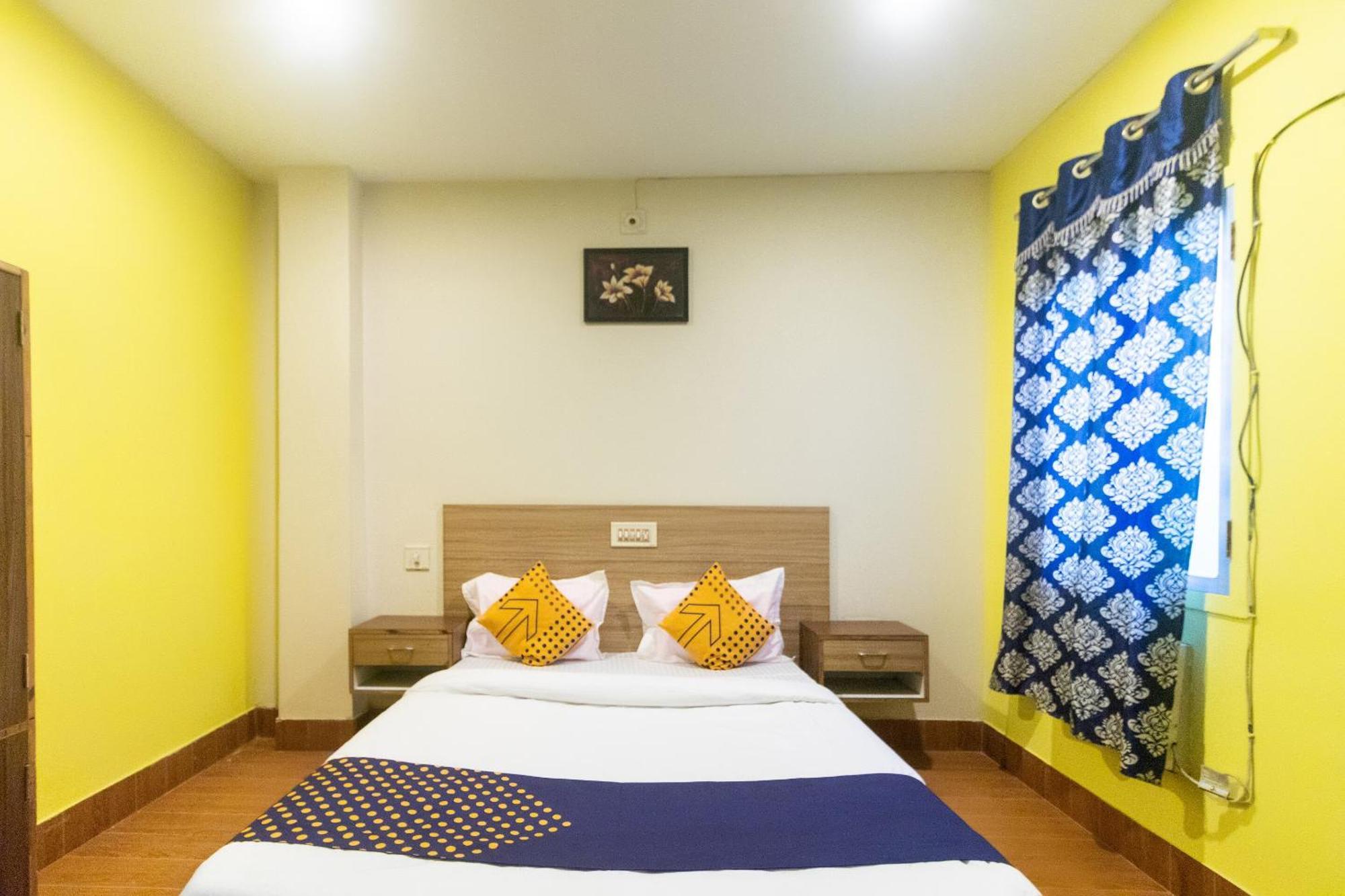 Spot On Prabir Residency Inn Urāli Kültér fotó