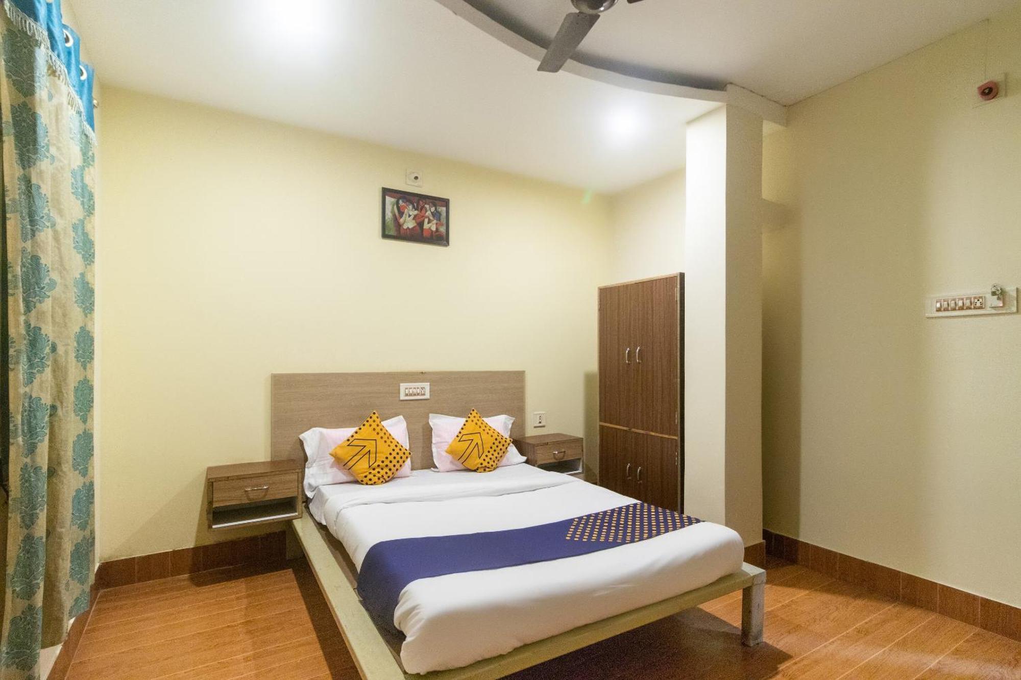 Spot On Prabir Residency Inn Urāli Kültér fotó