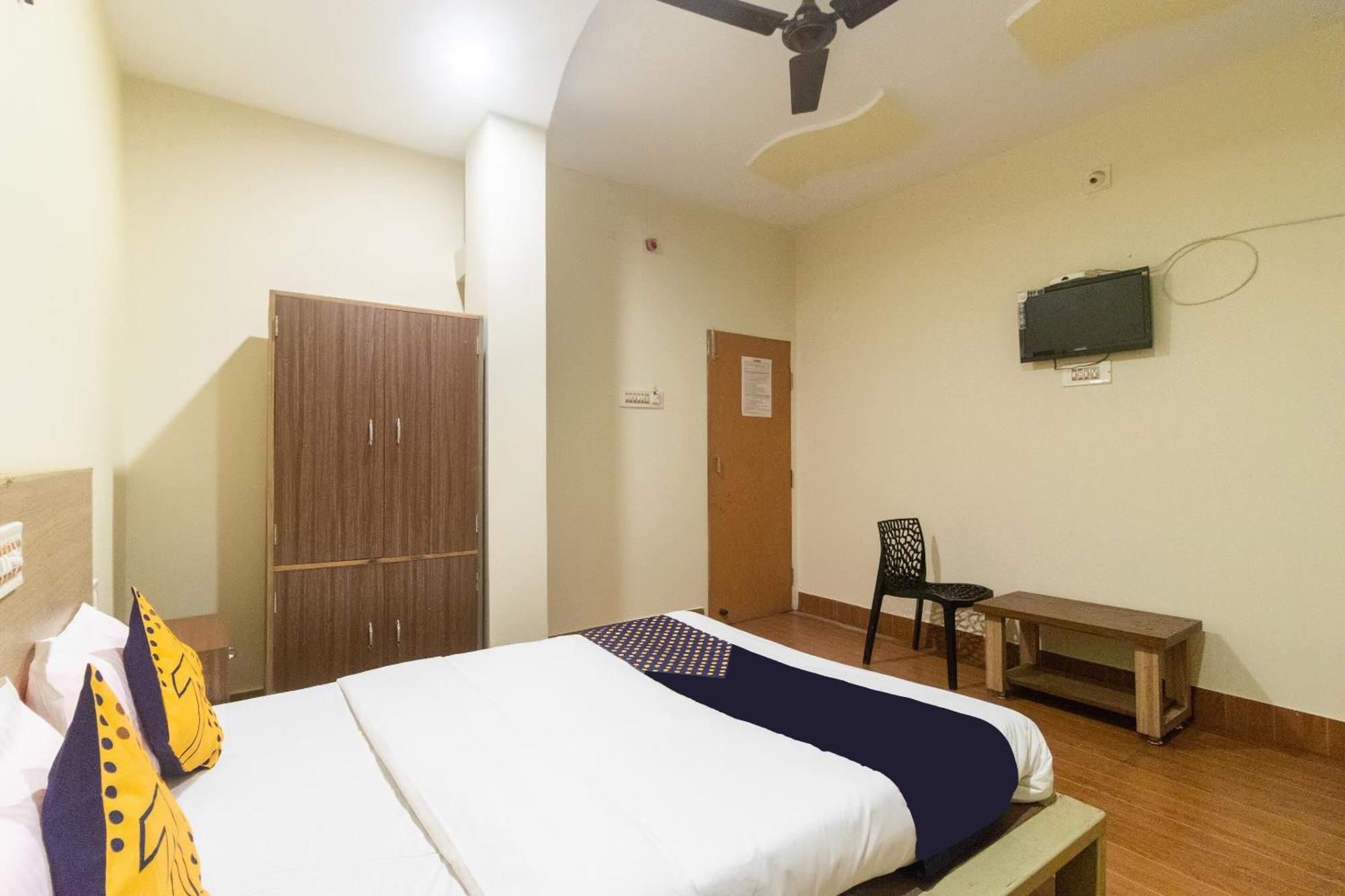 Spot On Prabir Residency Inn Urāli Kültér fotó