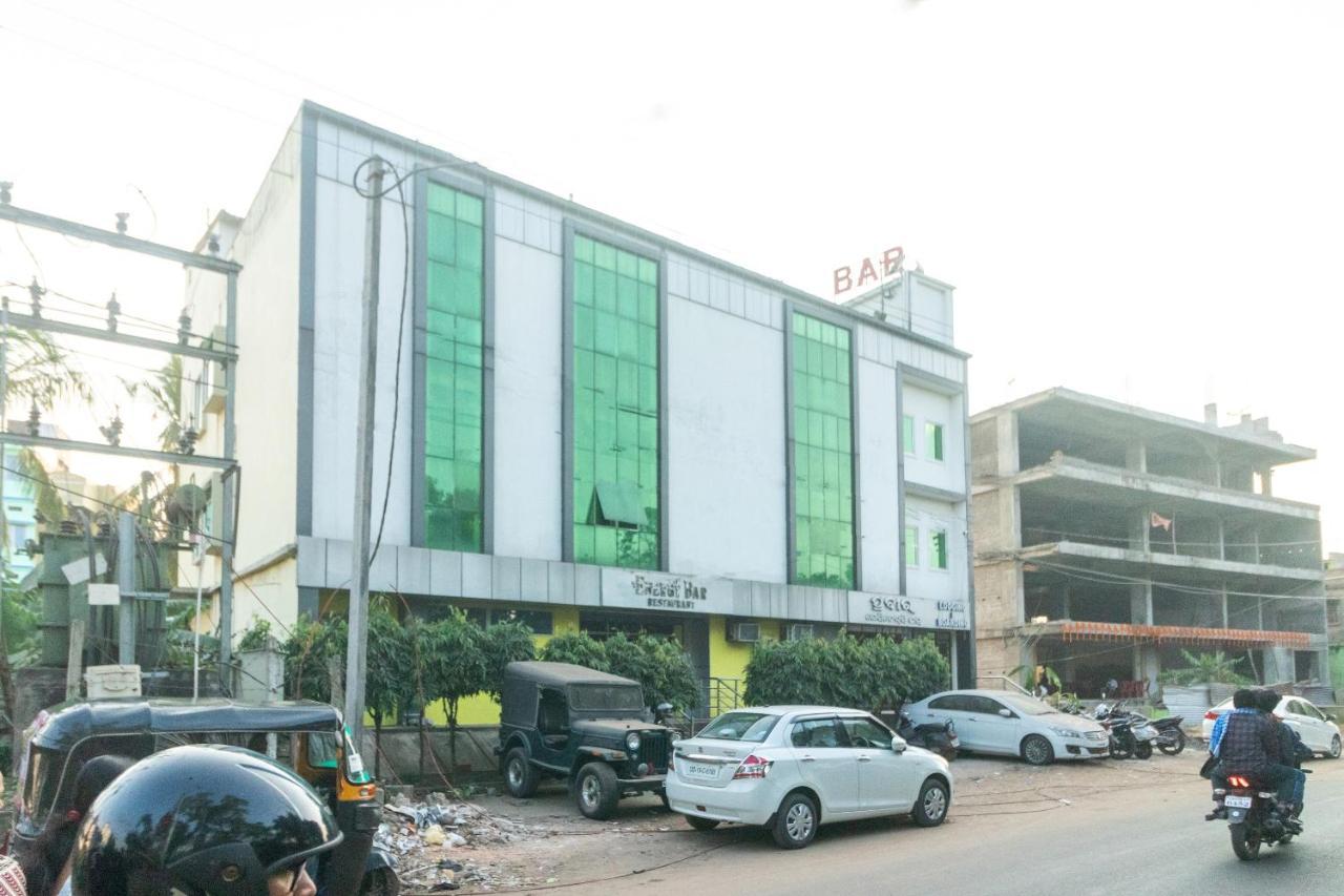 Spot On Prabir Residency Inn Urāli Kültér fotó